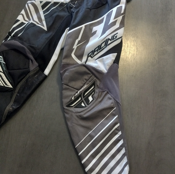 Fly Racing Kinetic Vector Race Pants Black/White/Gray Adult Size 28 Nwt - Picture 3 of 14